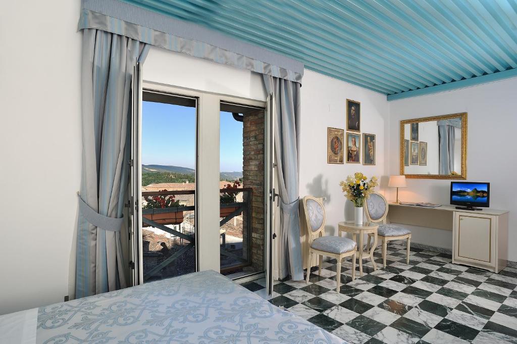 Albergo Hotel Raffaello อูร์บีโน ห้อง รูปภาพ