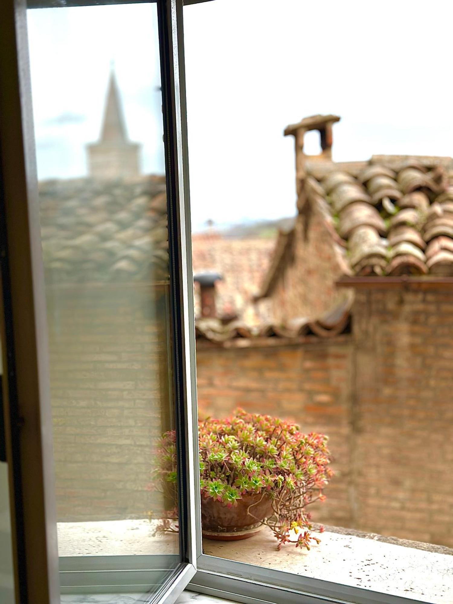 Albergo Hotel Raffaello อูร์บีโน ภายนอก รูปภาพ